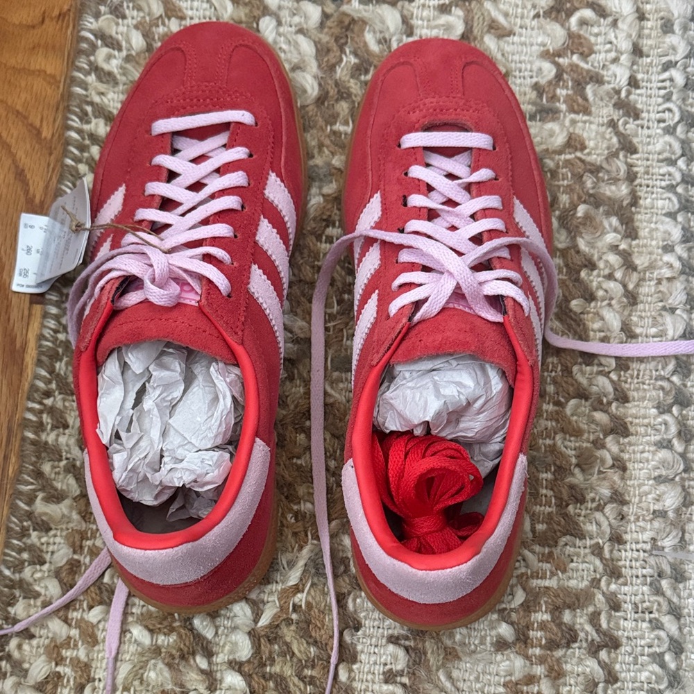 Adidas Women's Handball Spezial size 9 - bright red clear pink